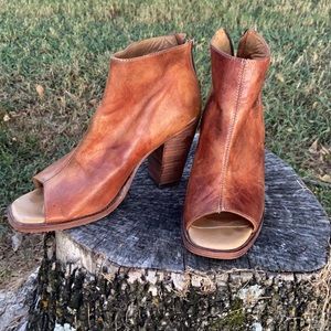 bed stu peep toe booties